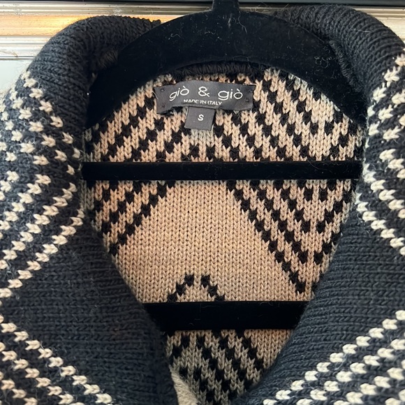 Gio&Gio sweater jacket | black and Tan | size: Small | collar and buttons up - Picture 2 of 9